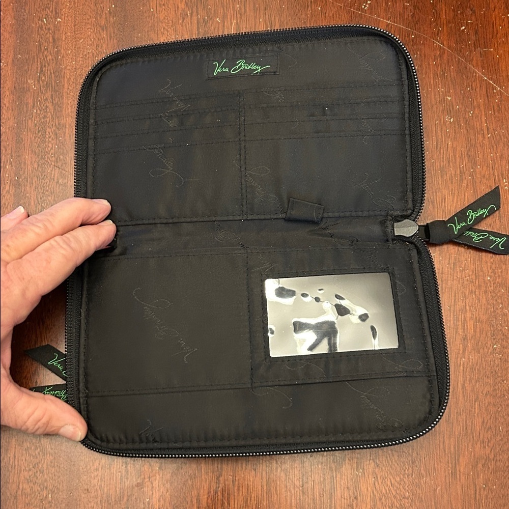 Vera Bradley black floral wallet wristlet NWOT - Picture 4 of 8